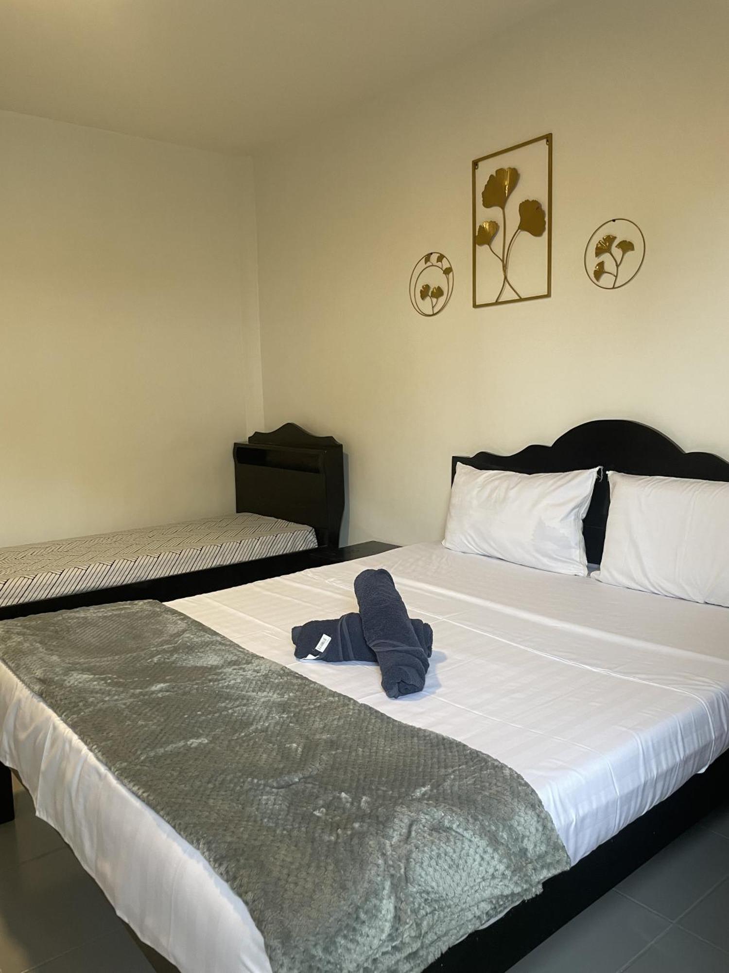 Hotel Sisters Inn Moalboal Eksteriør bilde